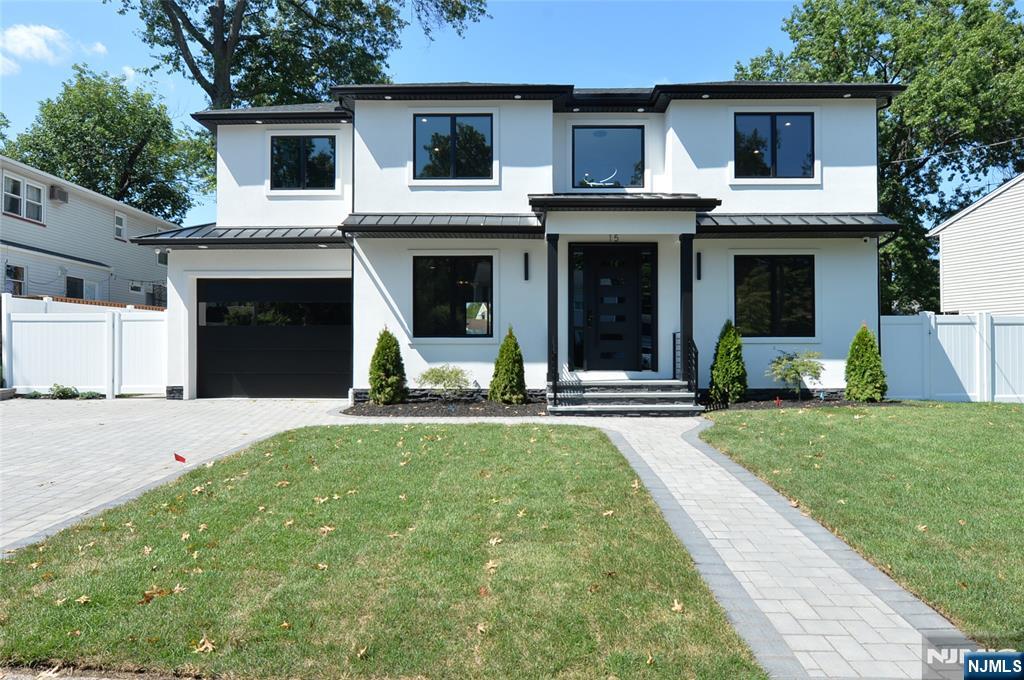15 Wyckoff Ter, Fair Lawn, NJ 07410