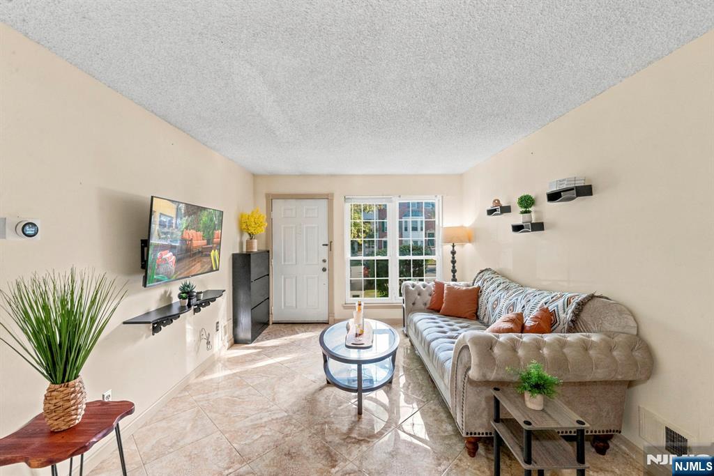 1338 Lavender Court - Photo 2
