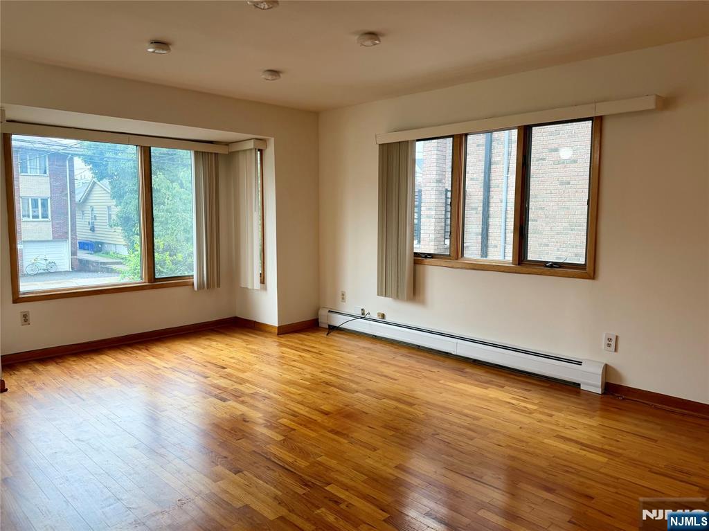 1643 Maple Street - Photo 3