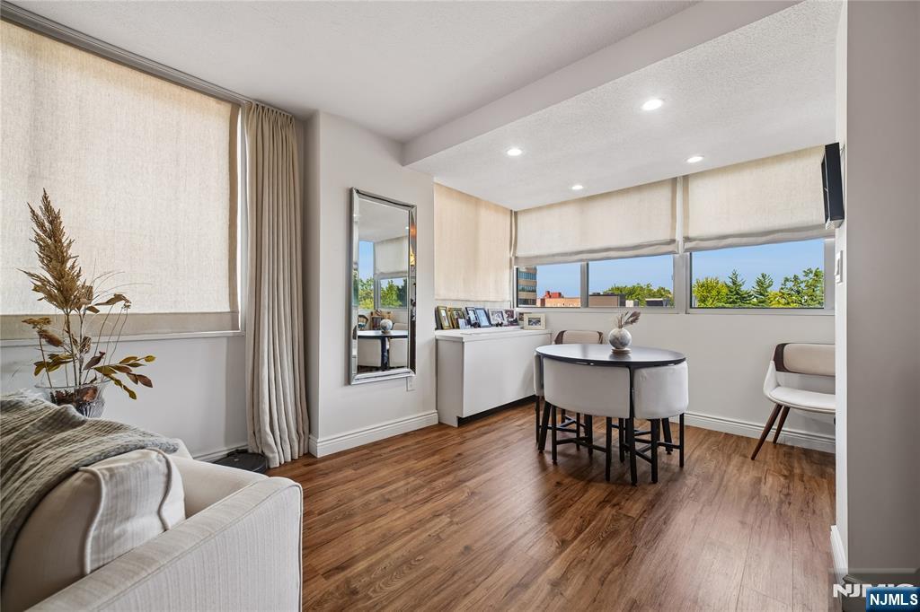 2150 Center Avenue 6E - Photo 3