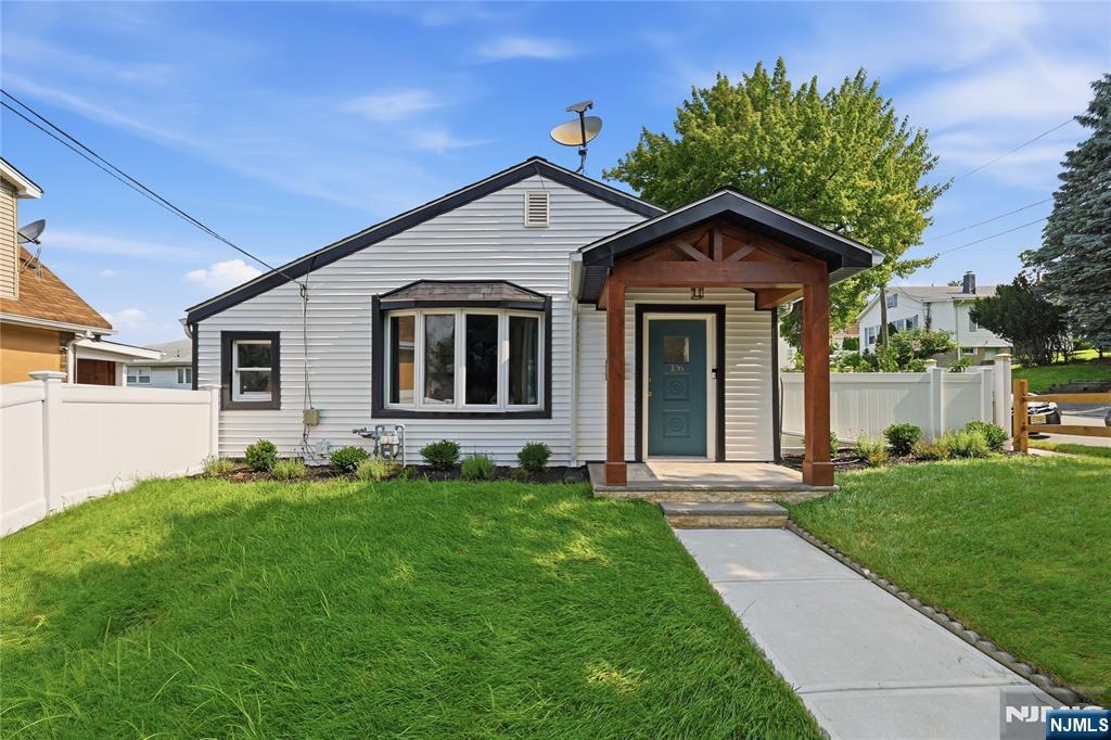 106 Hillcrest Avenue - Photo 1
