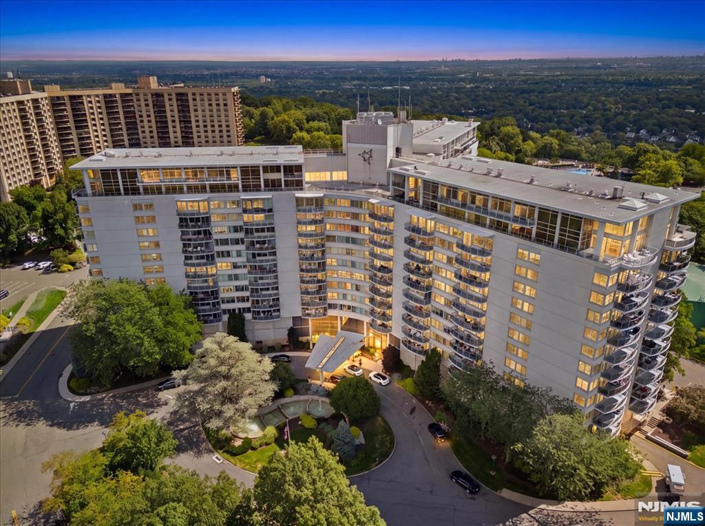 1 Claridge Drive 501 - Photo 3