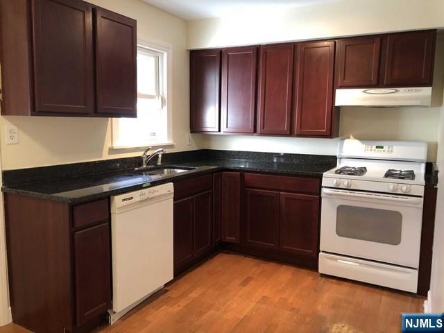396 Union Avenue - Photo 2
