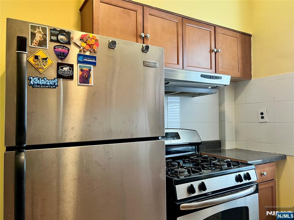 7812 Hudson Avenue C4 - Photo 5