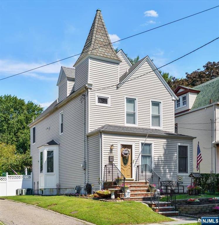 371 2nd Avenue - Photo 2