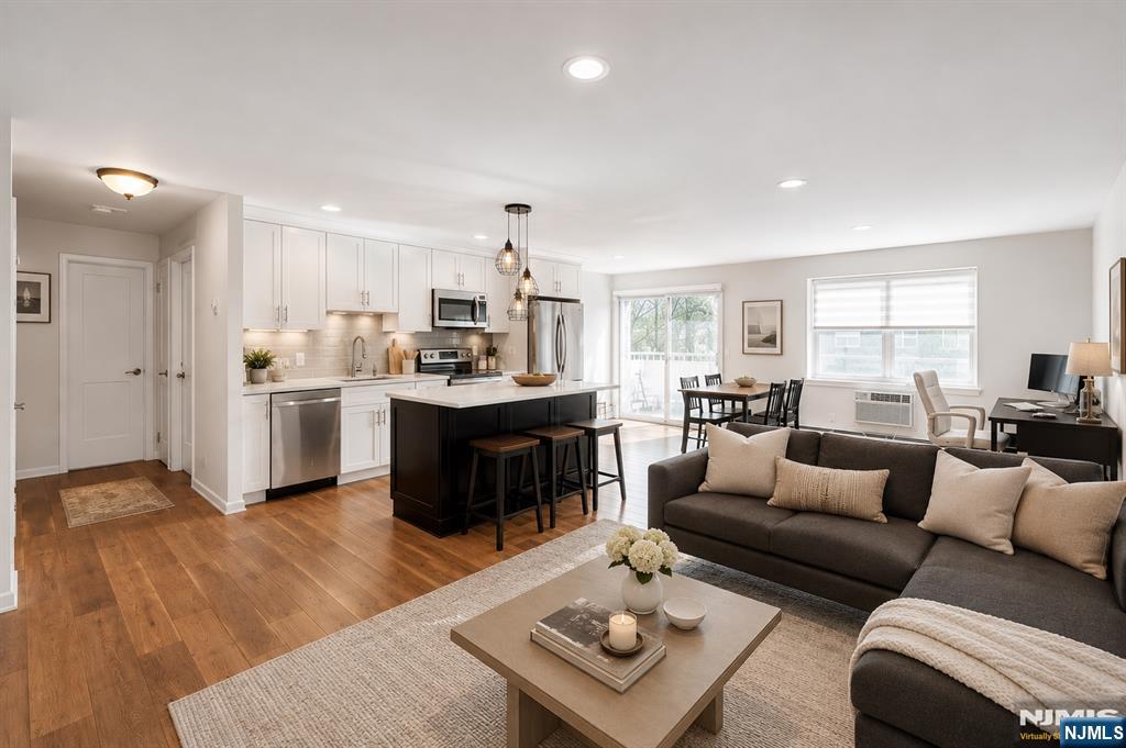 20 Jefferson Street A8 - Photo 1