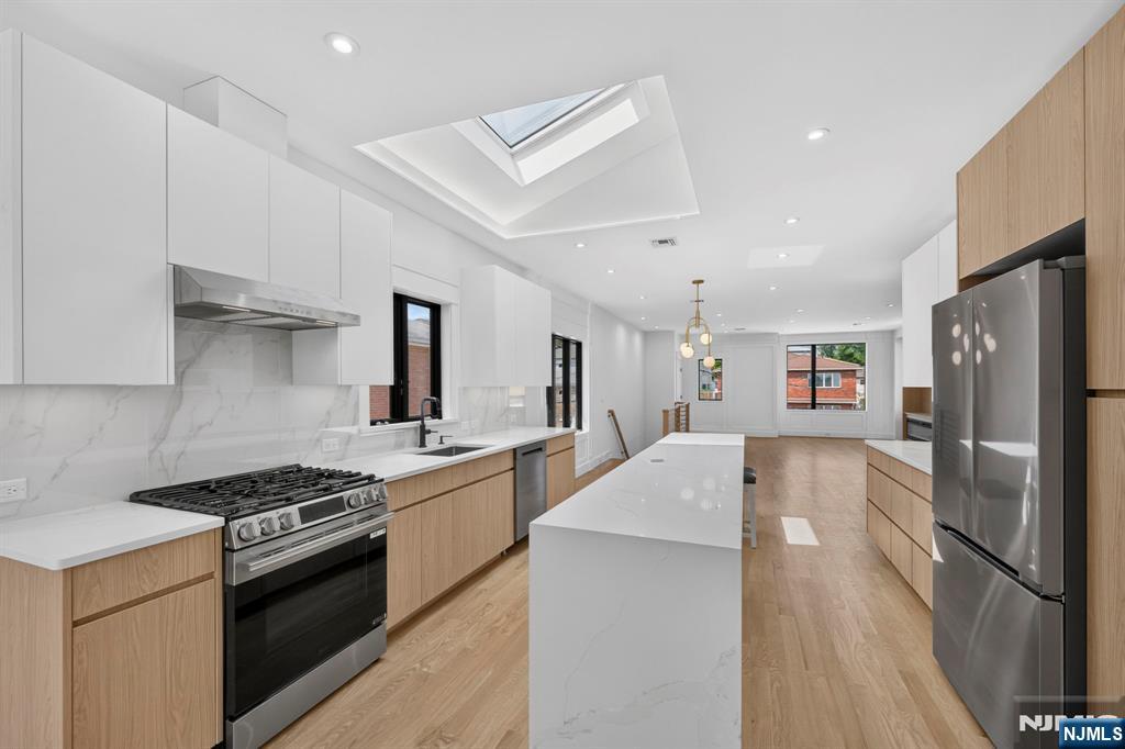 122 Edsall Avenue — photo 13