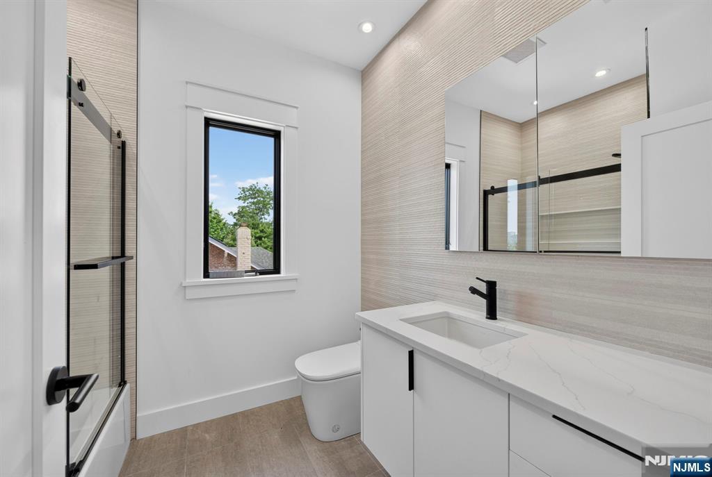 122 Edsall Avenue — photo 14
