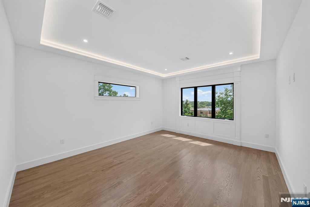 122 Edsall Avenue — photo 16