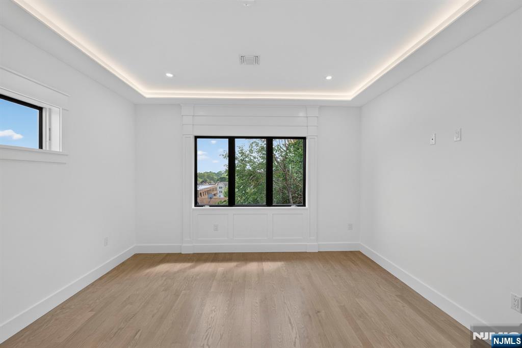 122 Edsall Avenue — photo 17