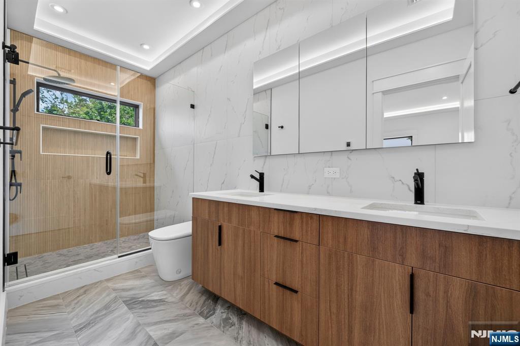 122 Edsall Avenue — photo 21