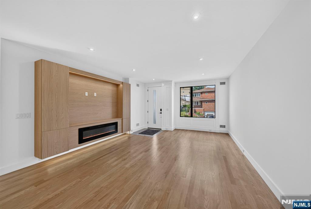 122 Edsall Avenue — photo 27