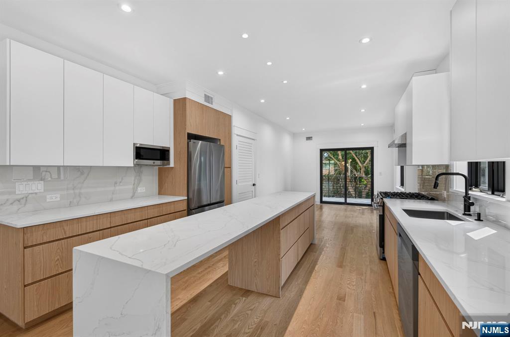 122 Edsall Avenue — photo 30