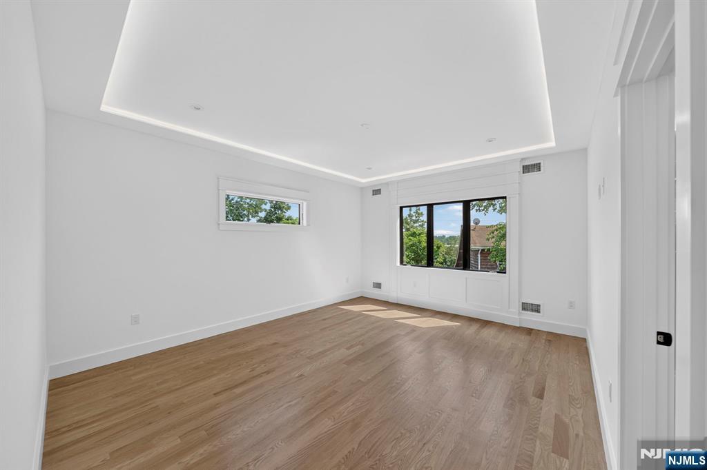 122 Edsall Avenue — photo 36