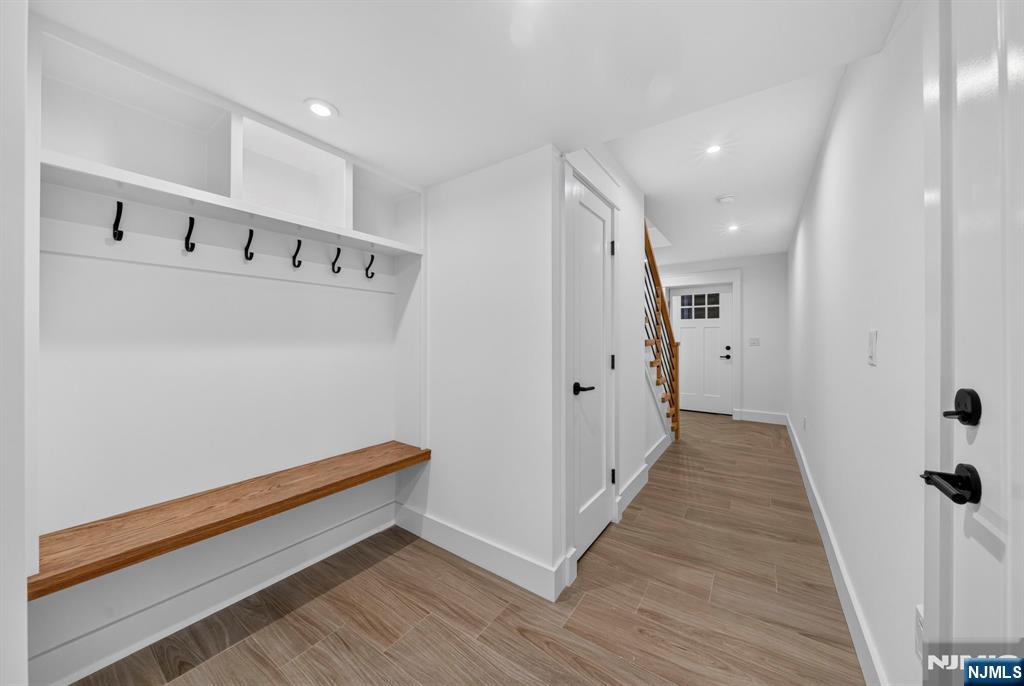 122 Edsall Avenue — photo 38