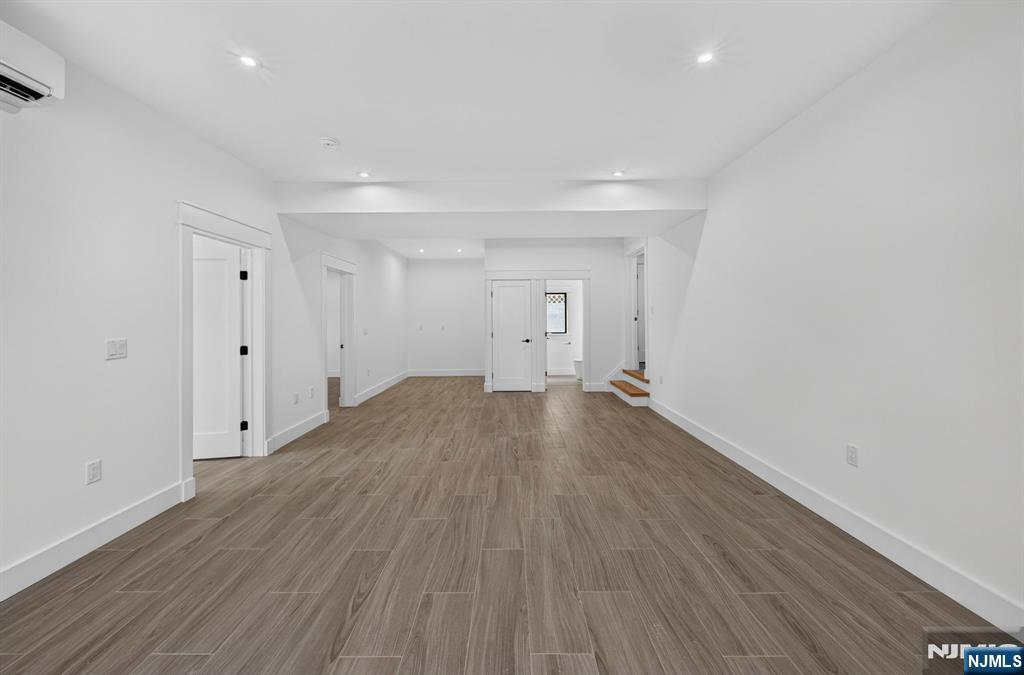 122 Edsall Avenue — photo 40