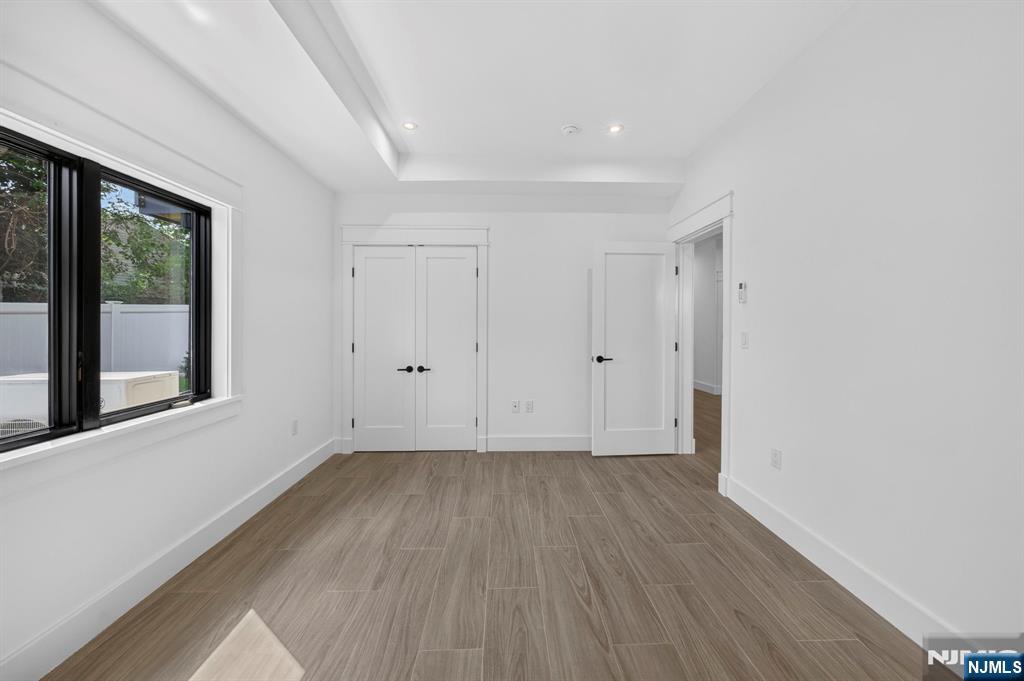 122 Edsall Avenue — photo 43