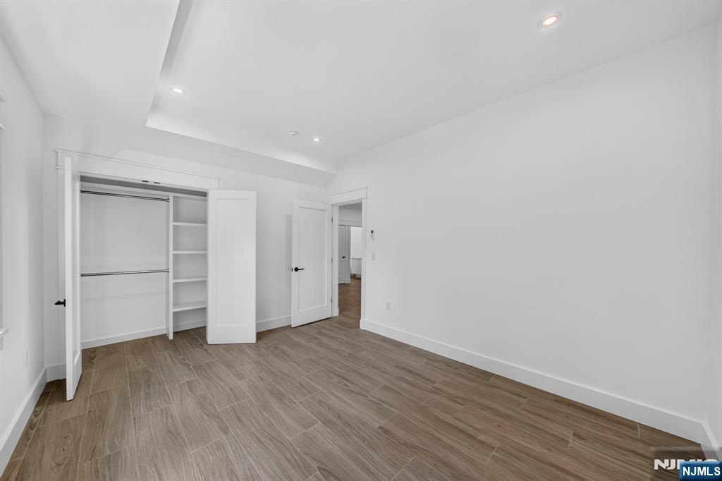 122 Edsall Avenue — photo 44
