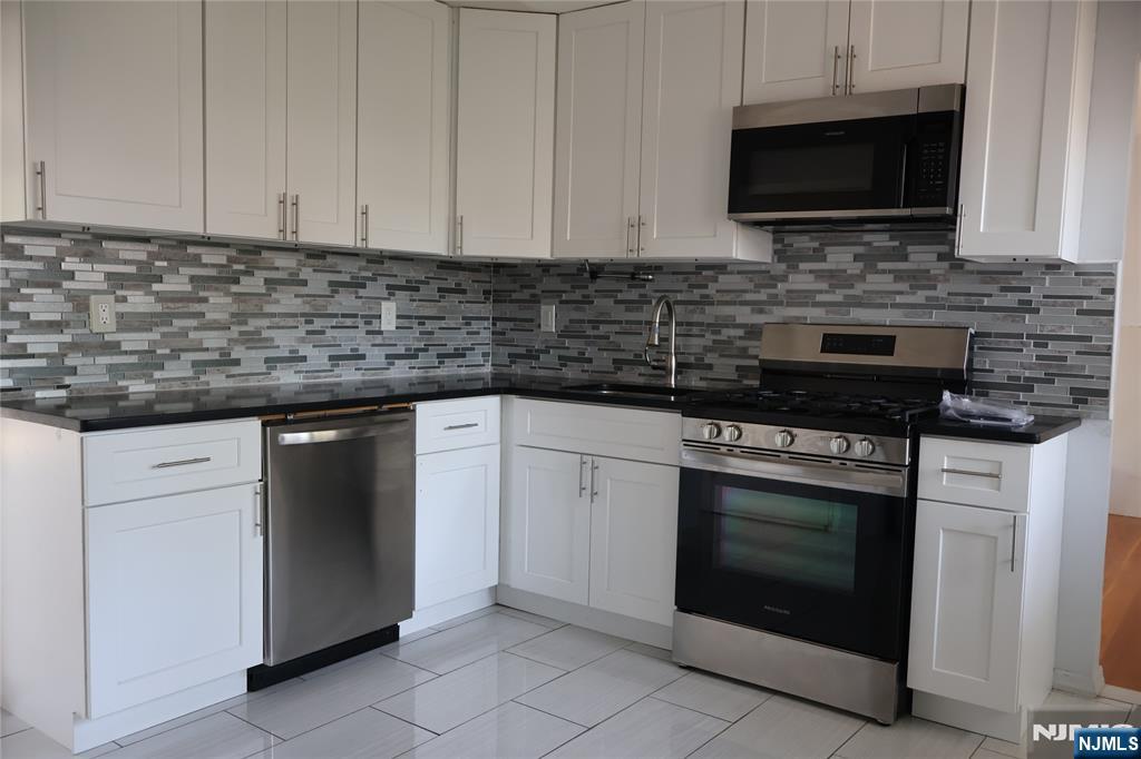 1032 Glen - Photo 3