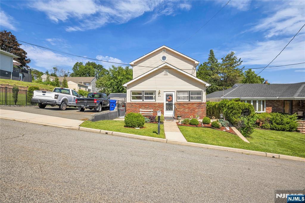 212 Gordon Avenue - Photo 2