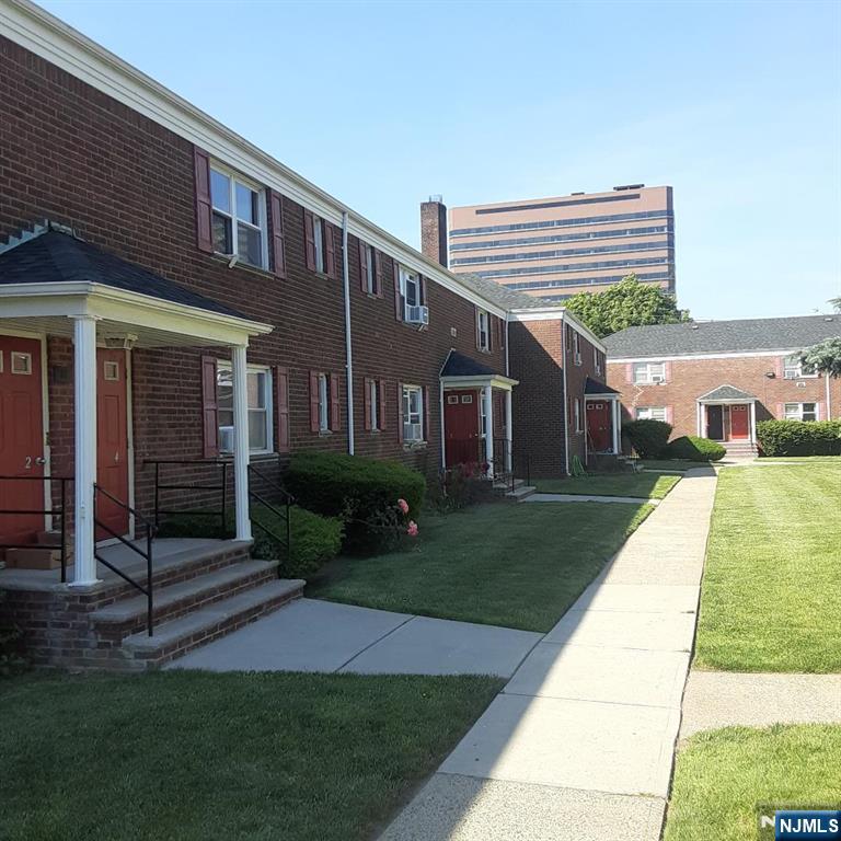 2007 Linwood - Photo 2