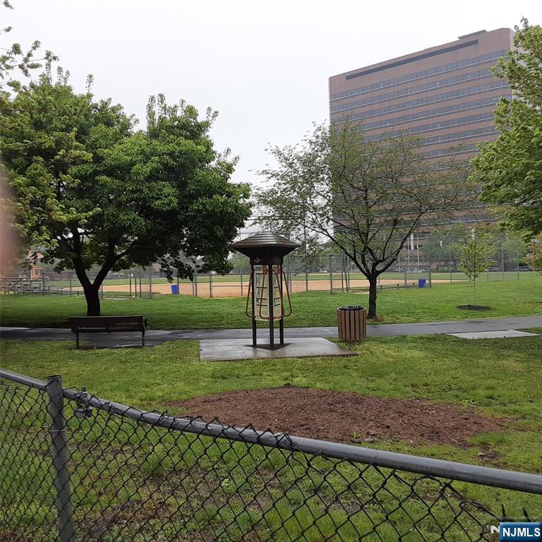 2007 Linwood - Photo 3