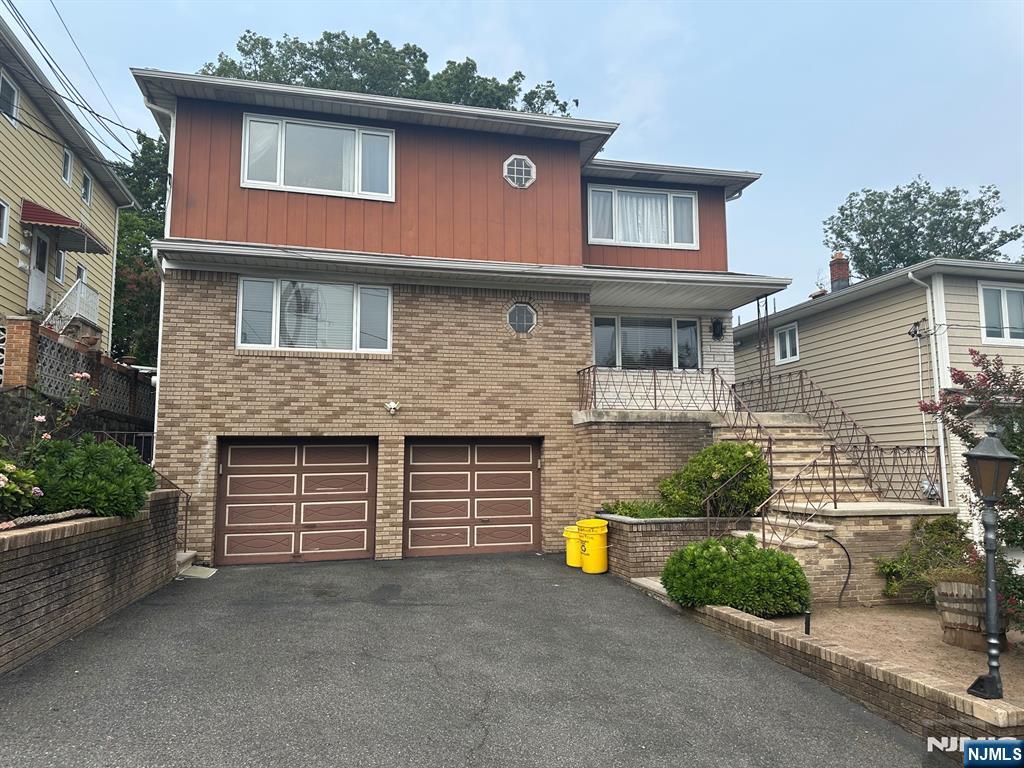 123 E Harwood Terrace 1 - Photo 1