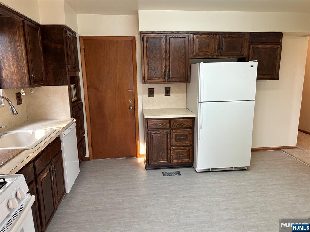 123 E Harwood Terrace 1 - Photo 3