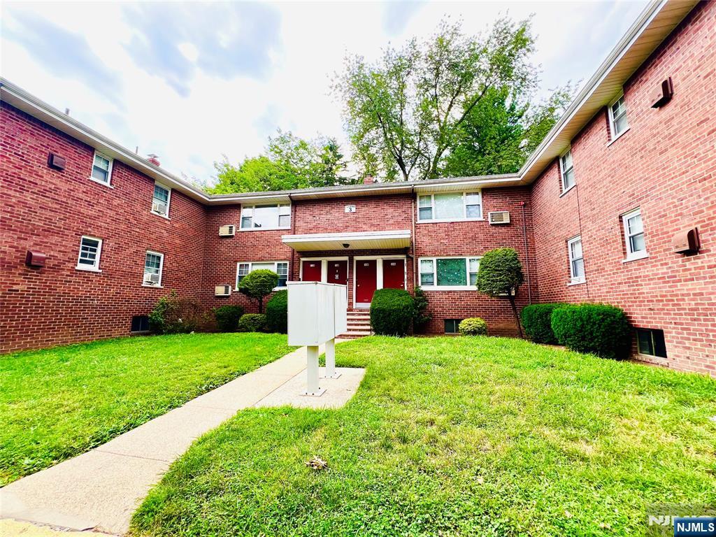 241 Passaic Street 11B - Photo 1
