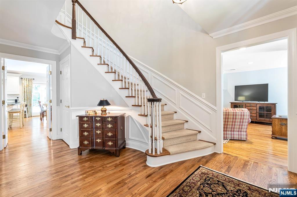 65 W Walnut Street - Photo 2
