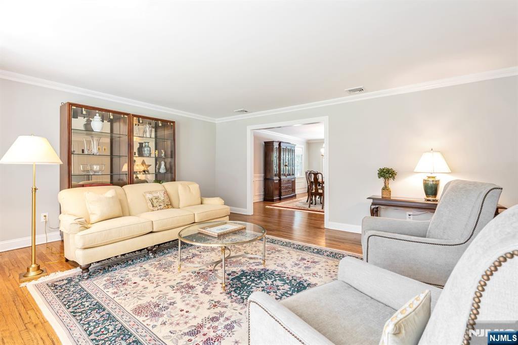 65 W Walnut Street - Photo 3