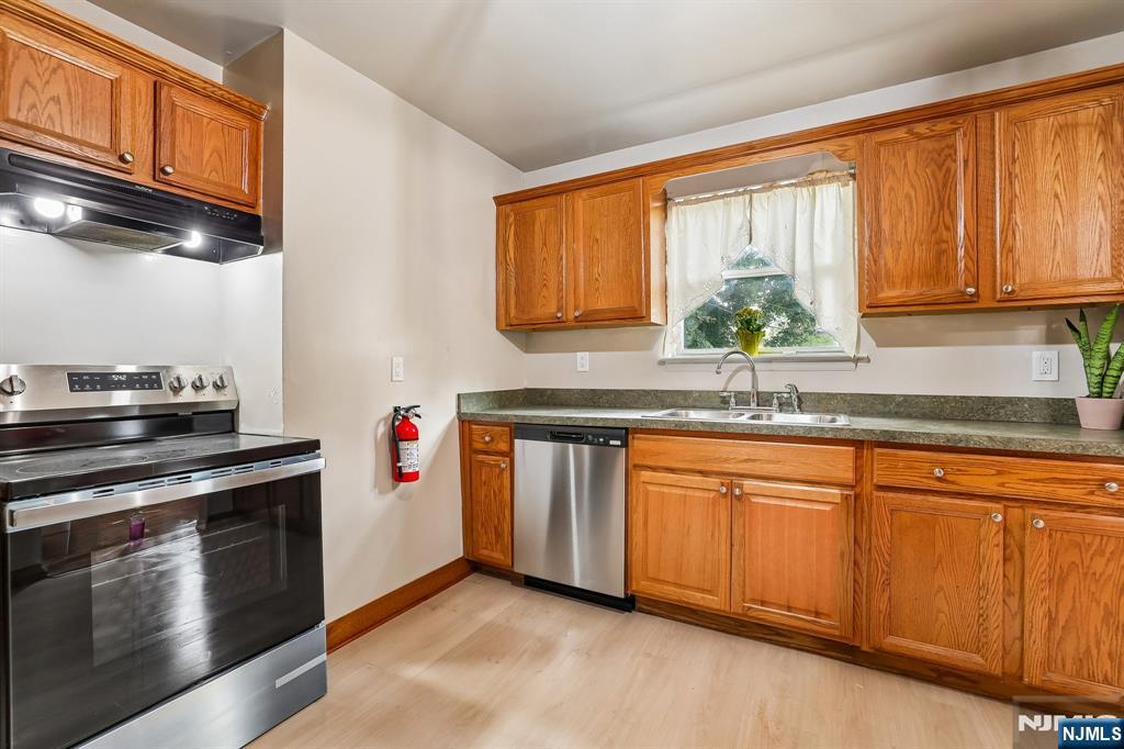 584 Thomas Boulevard 5 - Photo 5