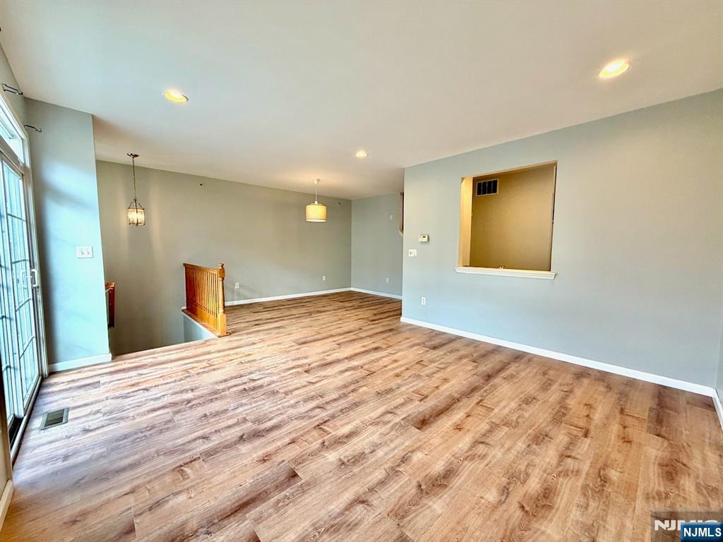6 McMartin Court - Photo 3