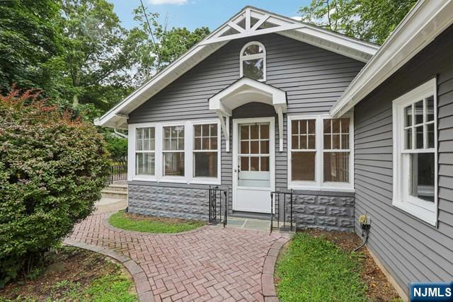 261 W Saddle River Road - Photo 3