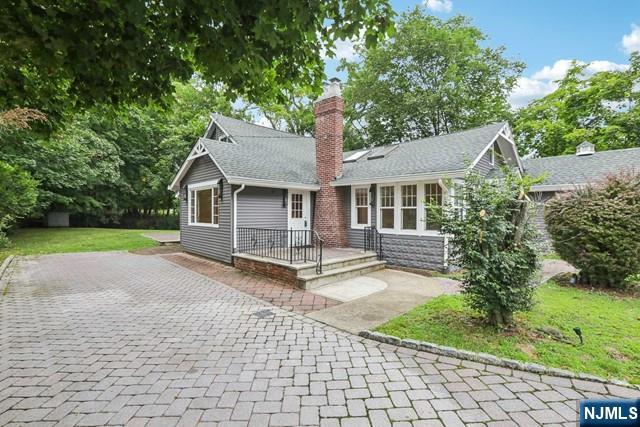 261 W Saddle River Road - Photo 5