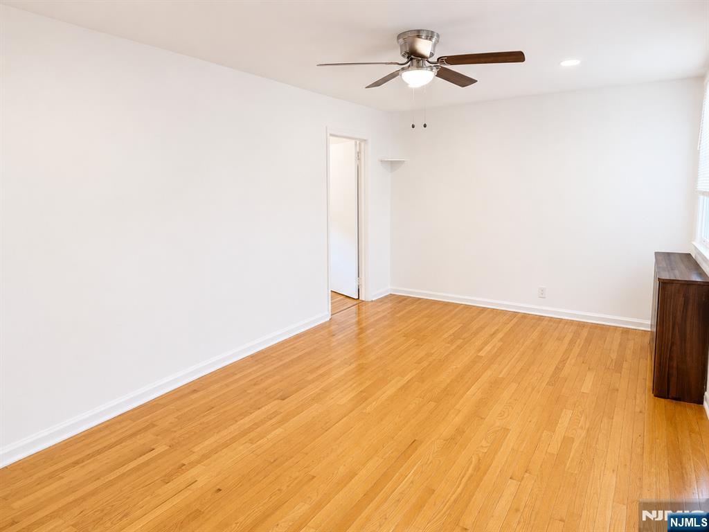 252 12th - Photo 4