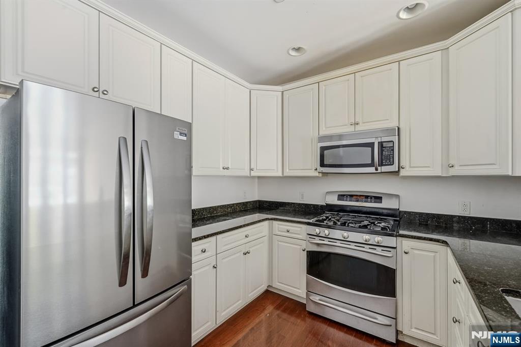 7400 River Road 217 - Photo 3
