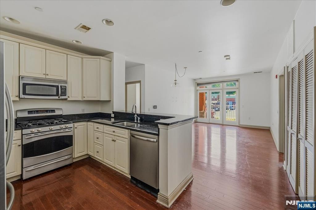 7400 River Road 217 - Photo 4