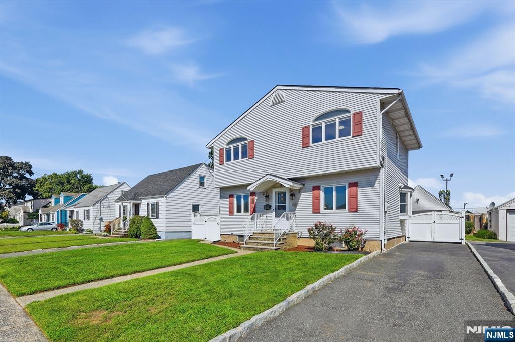 115 Tuella Avenue - Photo 2