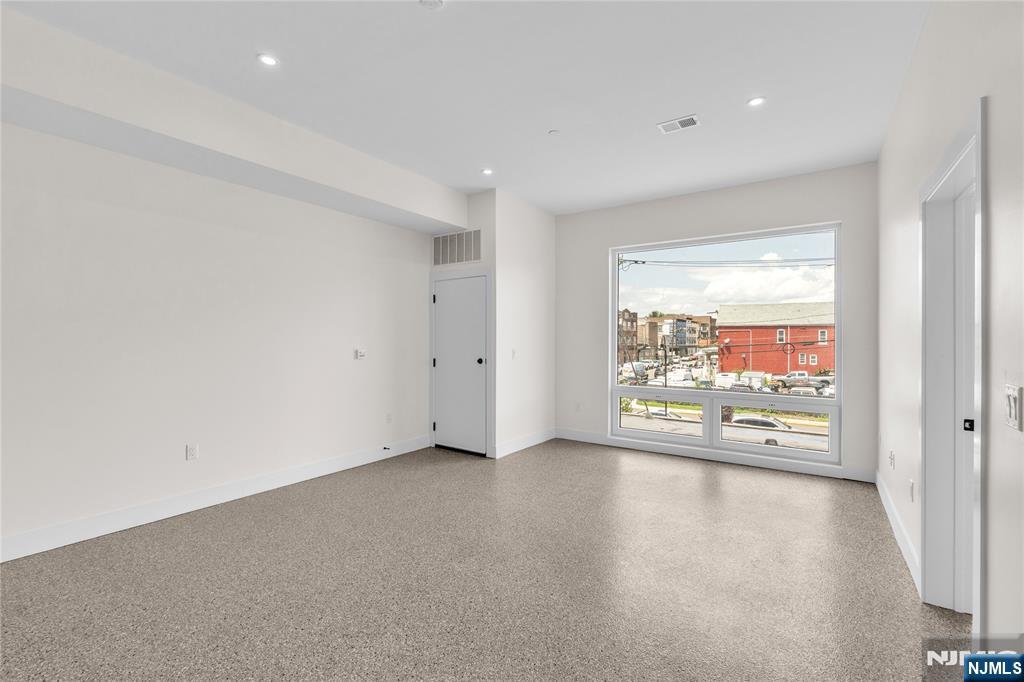 127 South Avenue 201 - Photo 1