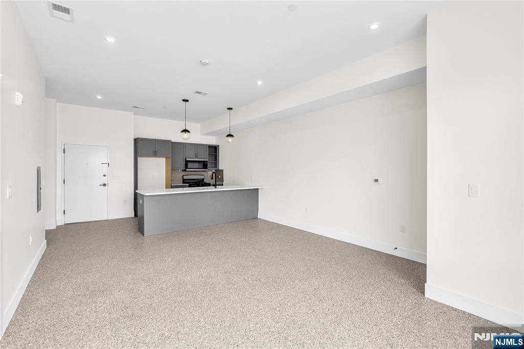 127 South Avenue 201 - Photo 2