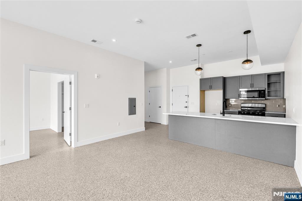 127 South Avenue 201 - Photo 3