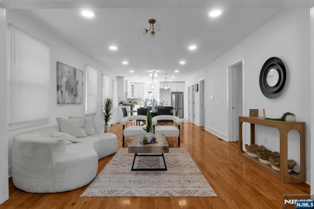 240 Keer Avenue - Photo 2
