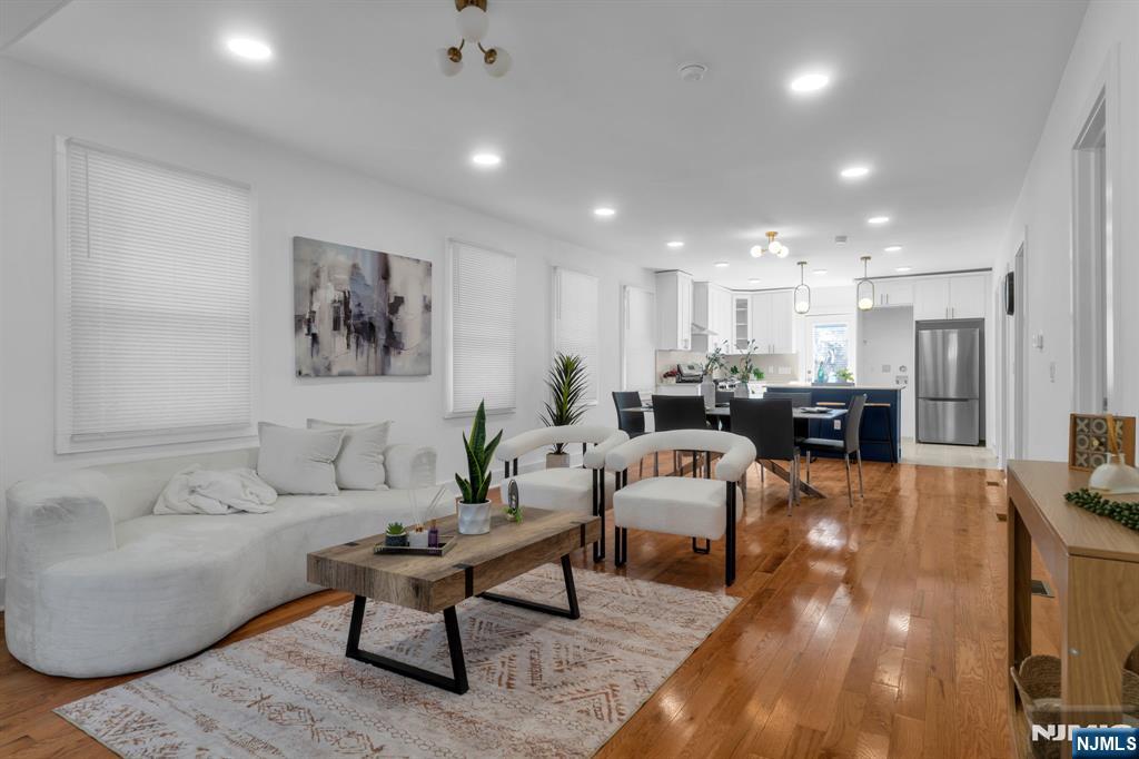 240 Keer Avenue - Photo 3