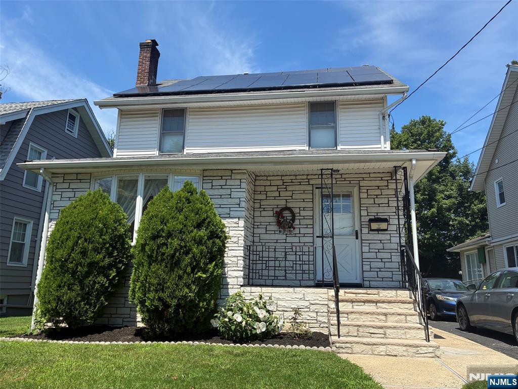 124 Hawthorne Avenue - Photo 1
