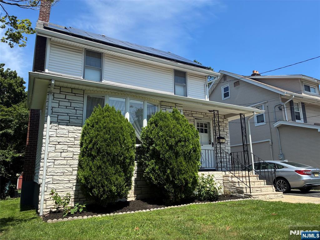 124 Hawthorne Avenue - Photo 2
