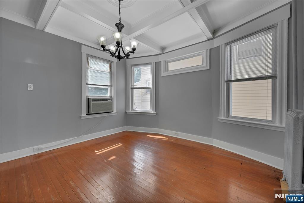 98 22nd Street - Photo 4