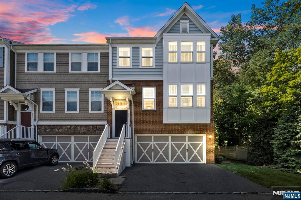 306 Orchard Terrace - Photo 1