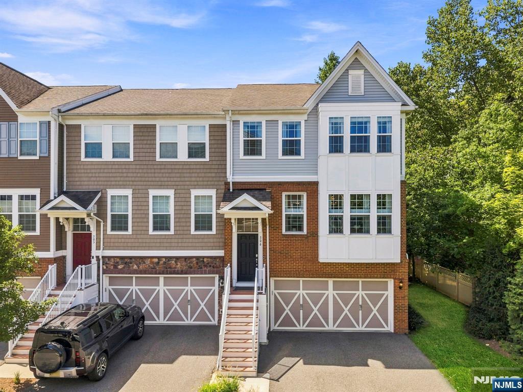 306 Orchard Terrace - Photo 2