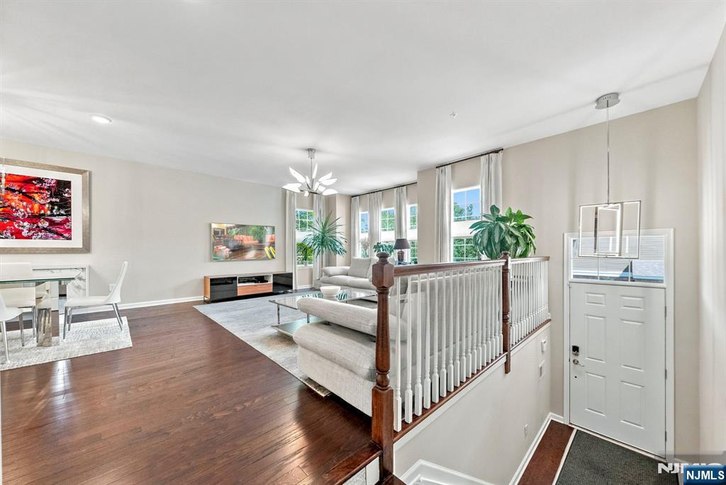 306 Orchard Terrace - Photo 5